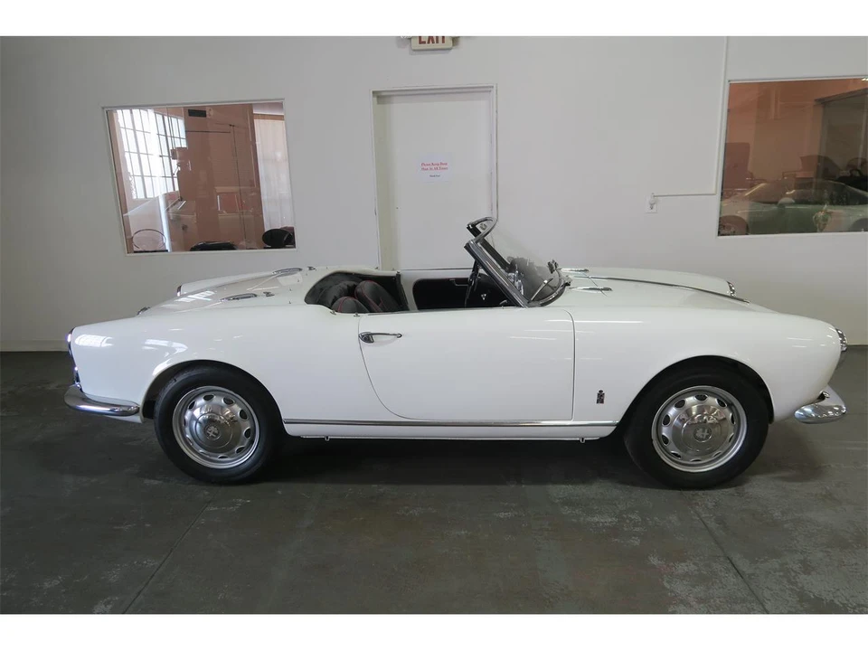 1957 Alfa Romeo Giulietta - Image 28 of 31