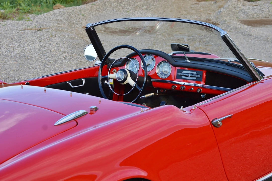 1957 Alfa Romeo Giulietta - Image 30 of 31