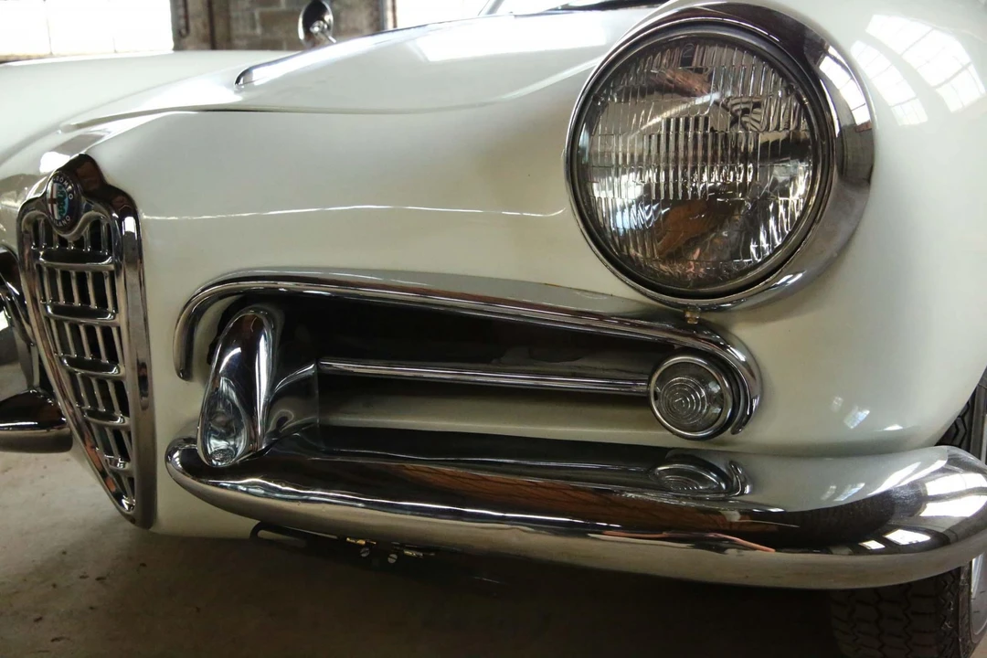 1957 Alfa Romeo Giulietta - Image 15 of 31