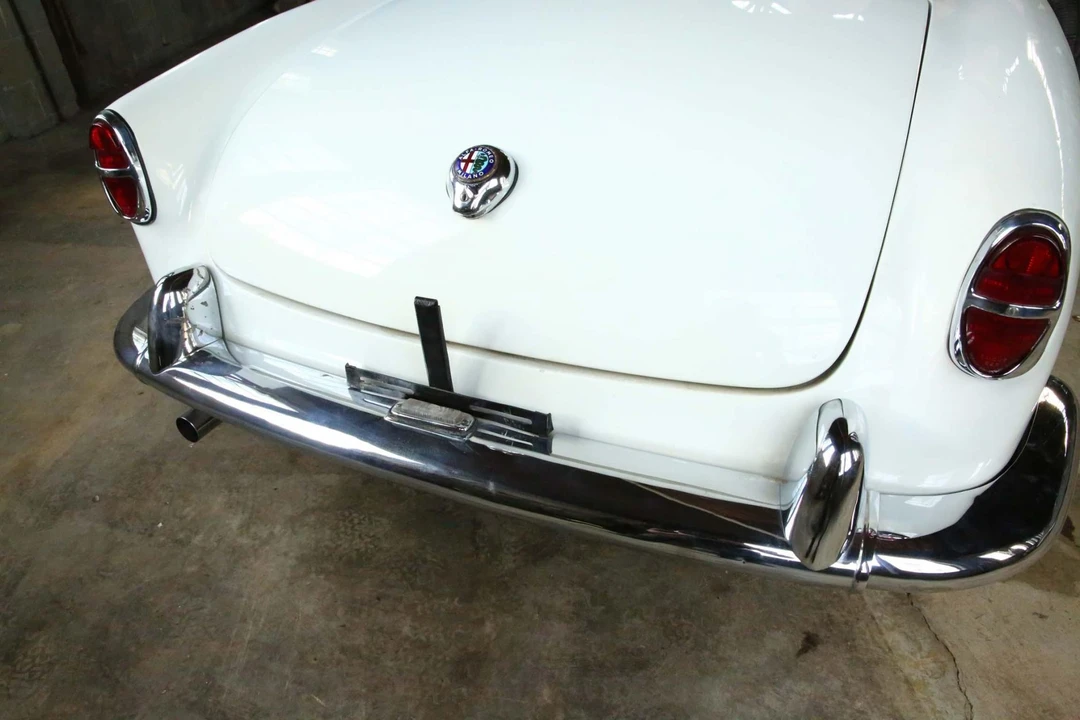 1957 Alfa Romeo Giulietta - Image 22 of 31