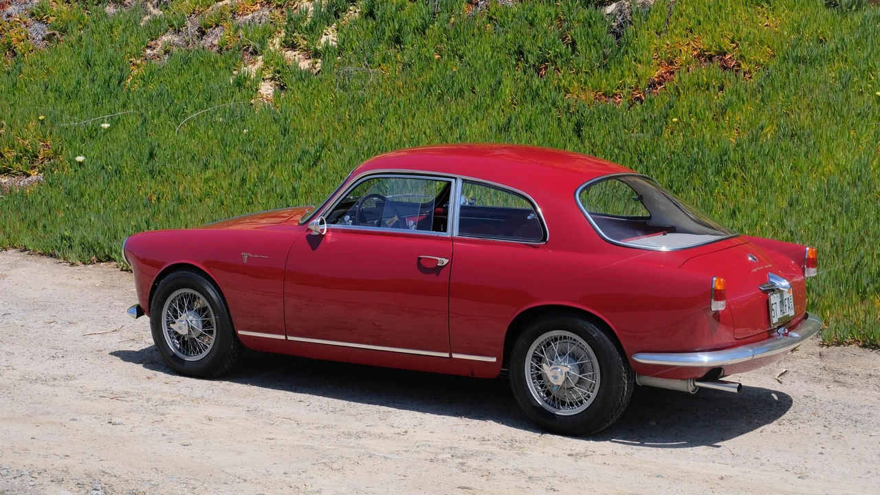 1957 Alfa Romeo Giulietta - Image 18 of 31