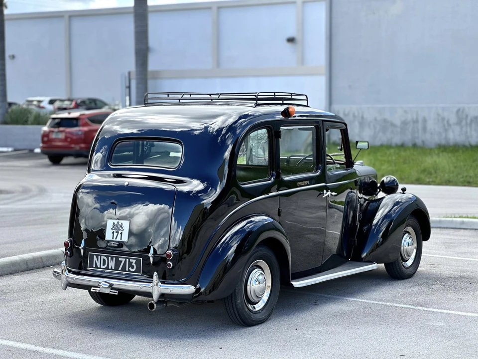 1957 Austin - Image 28 of 31