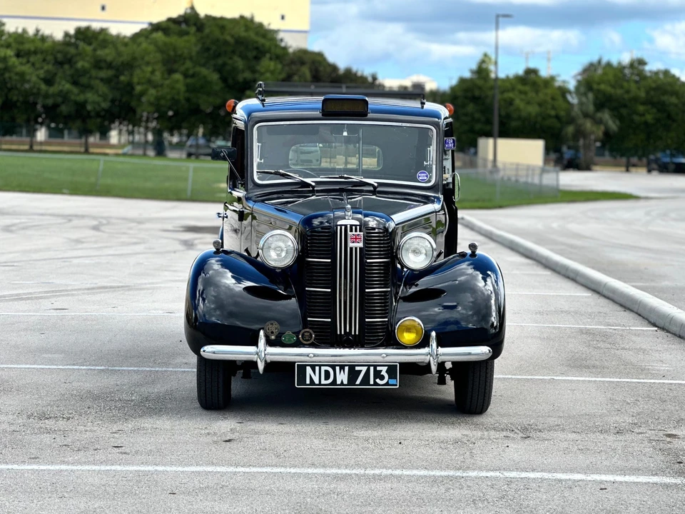 1957 Austin - Image 5 of 31