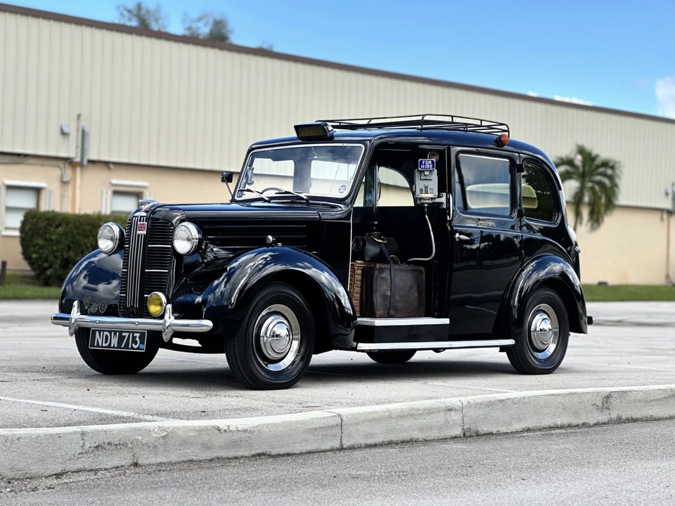 1957 Austin - Image 12 of 31