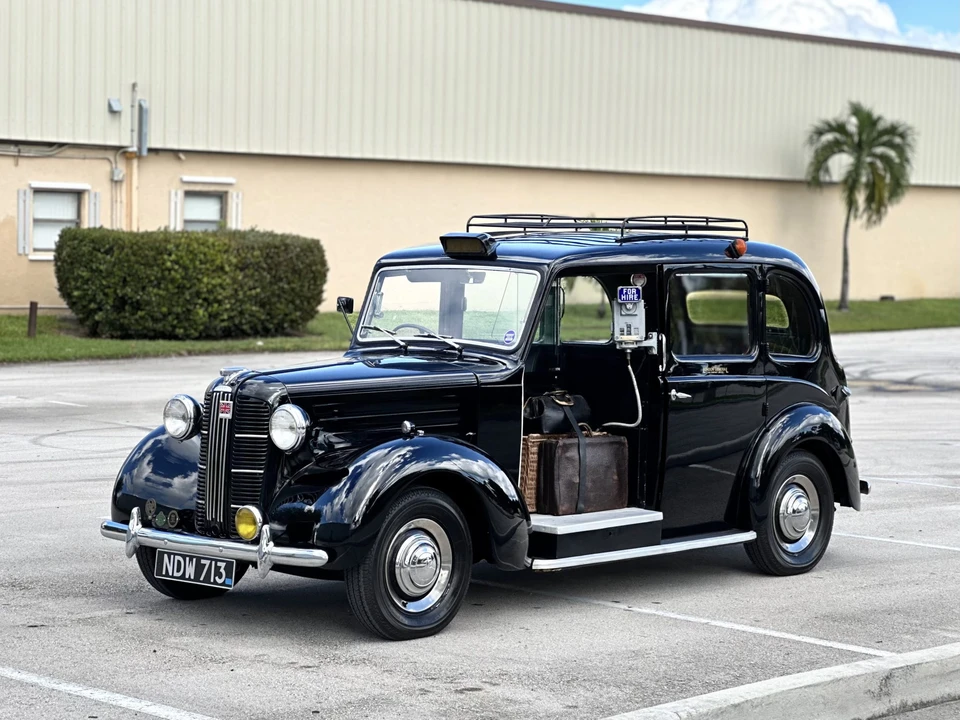 1957 Austin - Image 13 of 31