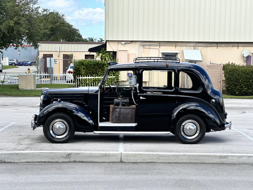 1957 Austin - Image 14 of 31