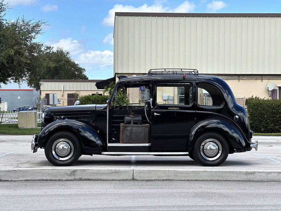 1957 Austin - Image 15 of 31