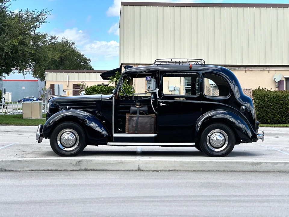 1957 Austin - Image 16 of 31