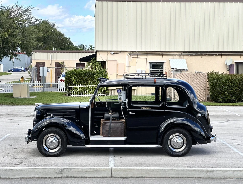 1957 Austin - Image 17 of 31