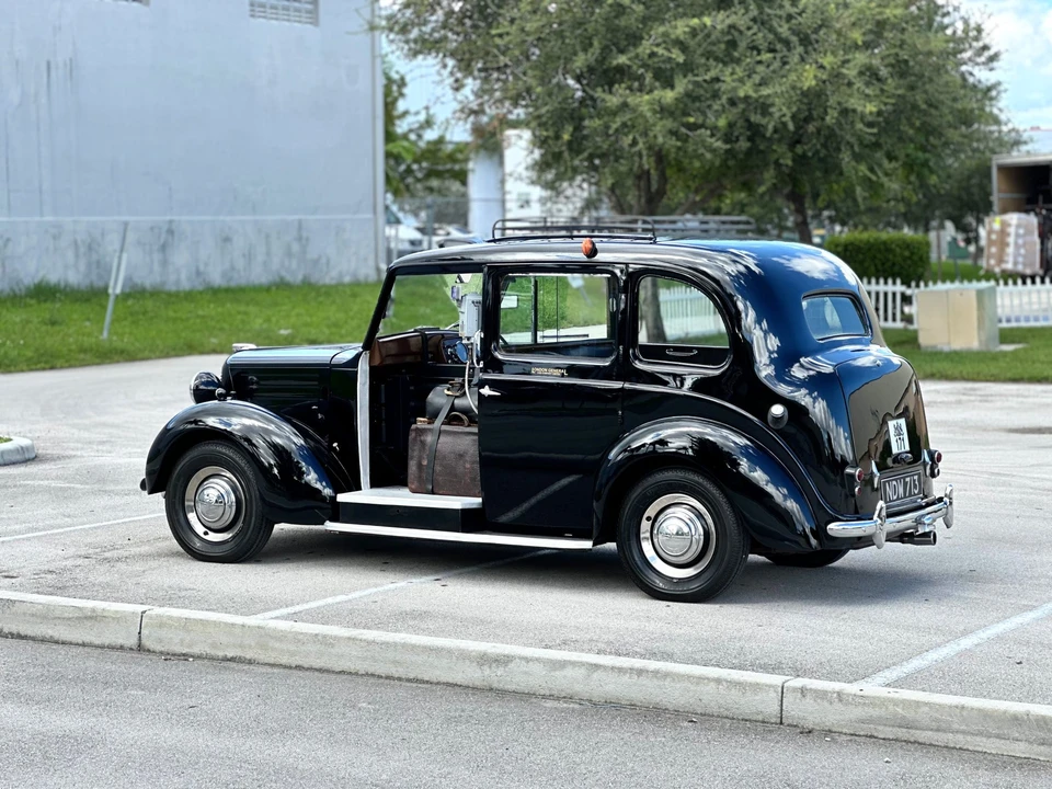 1957 Austin - Image 18 of 31