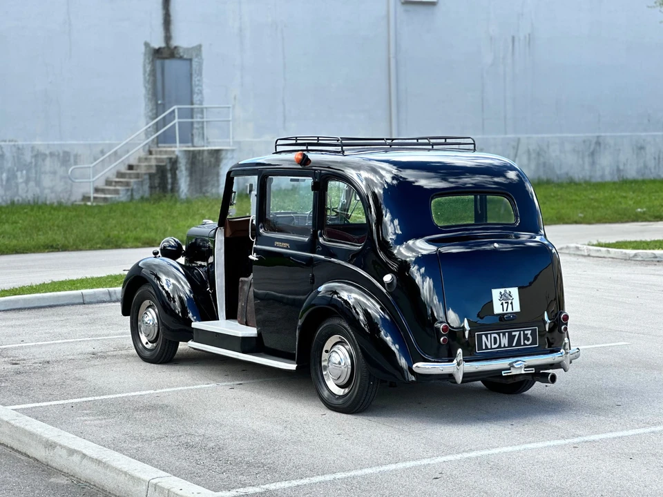 1957 Austin - Image 22 of 31