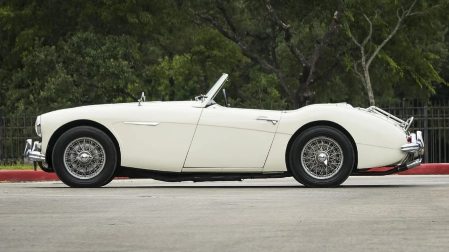 1957 Austin-Healey 100-6 - Image 2 of 12