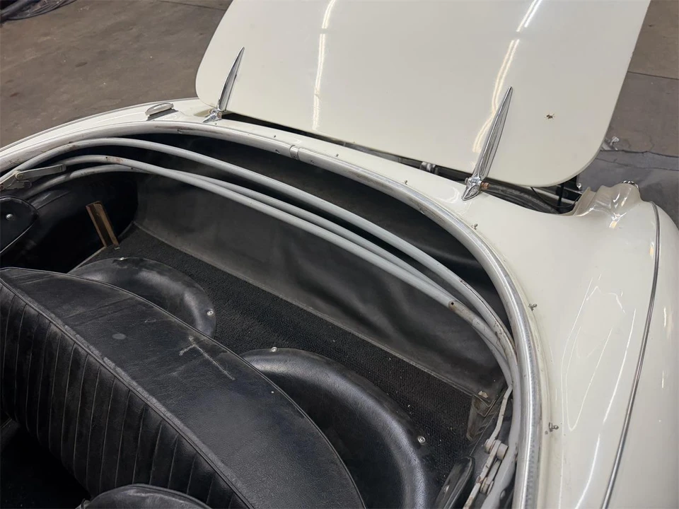 1957 Austin-Healey 100 - Image 8 of 17