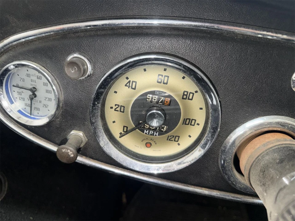 1957 Austin-Healey 100 - Image 10 of 17