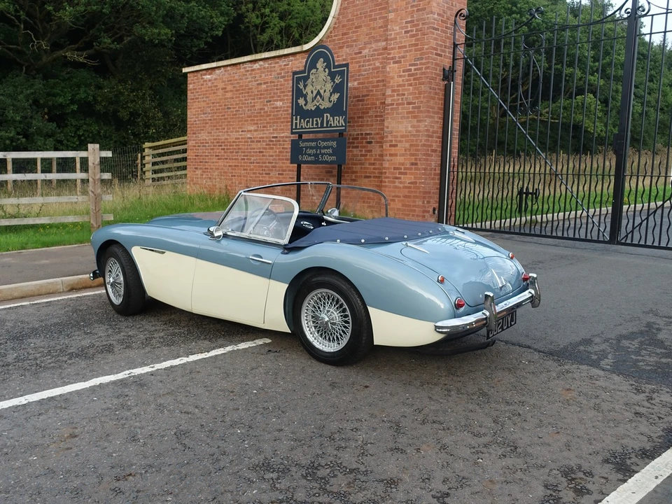 1957 Austin-Healey 100-6 - Image 16 of 30