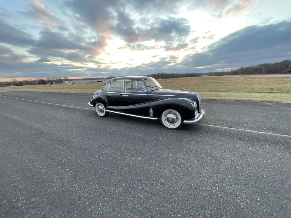 1957 BMW 507 - Image 2 of 31