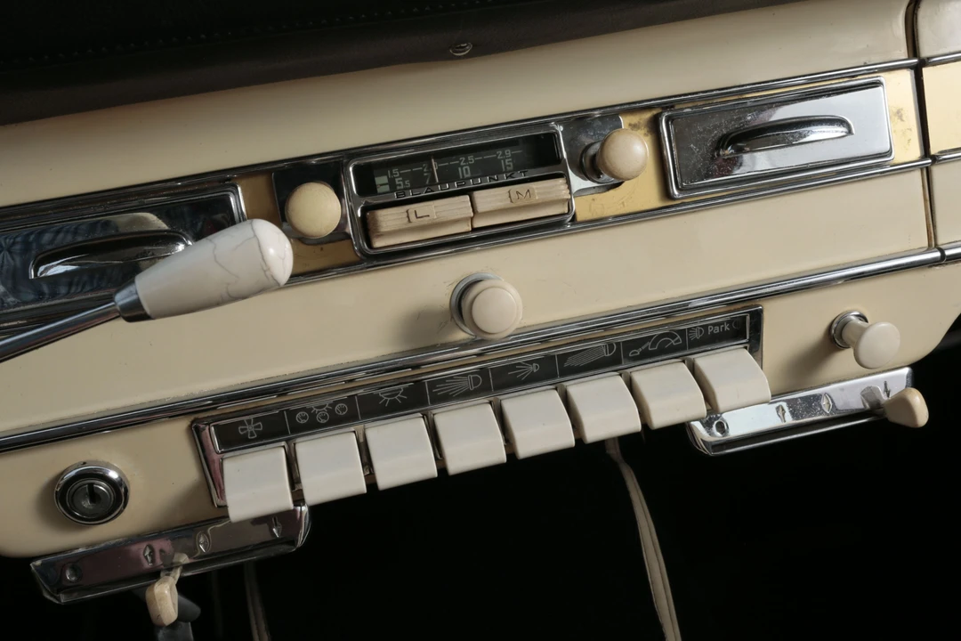 1957 Borgward Isabella - Image 5 of 9