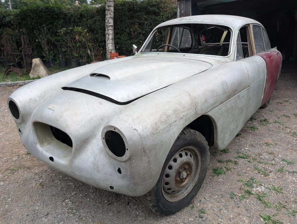 1957 Bristol - Image 2 of 31