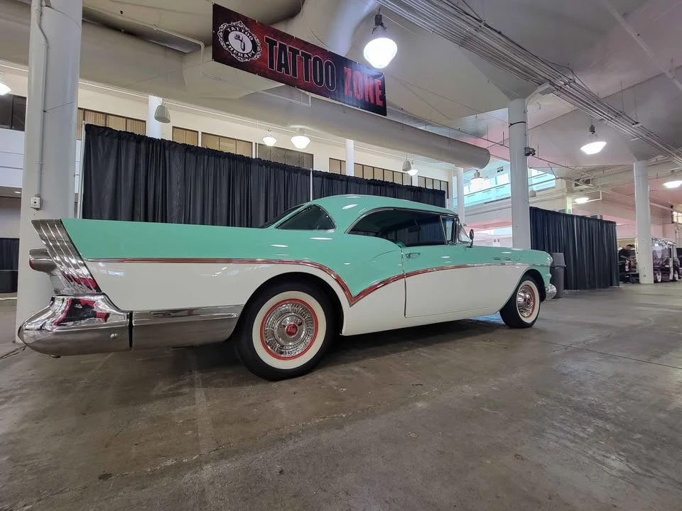 1957 Buick Riviera - Image 4 of 15