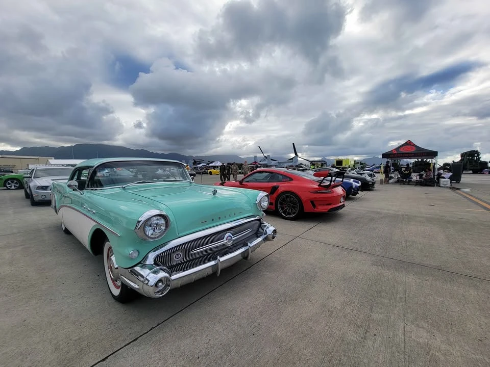 1957 Buick Riviera - Image 14 of 15