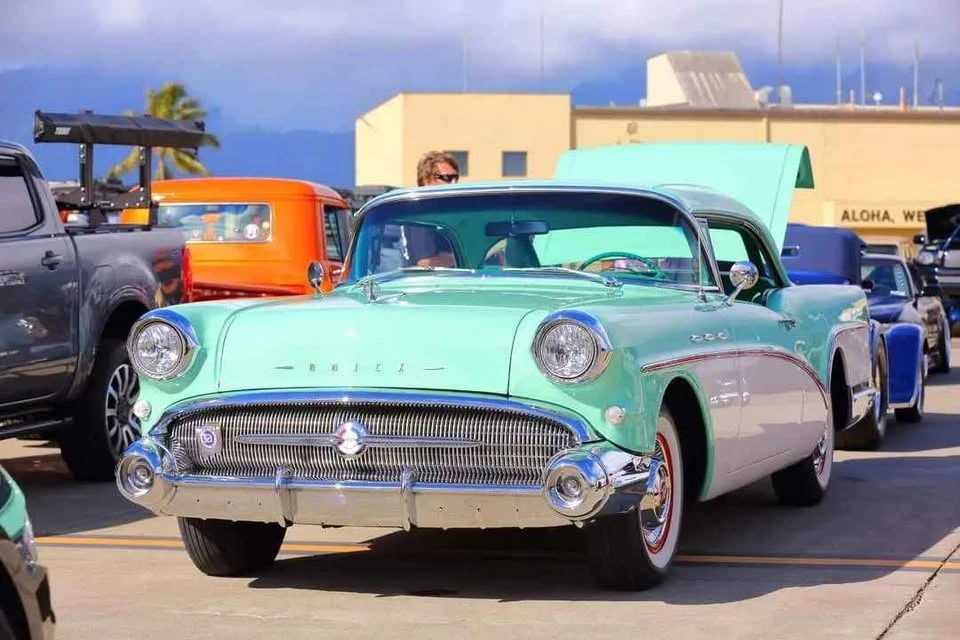 1957 Buick Riviera - Image 15 of 15