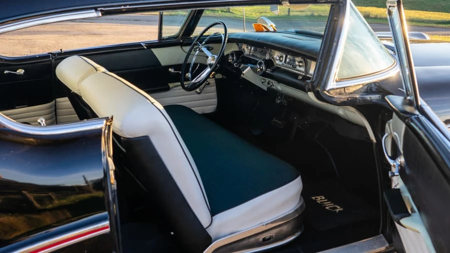 1957 Buick Riviera - Image 5 of 12