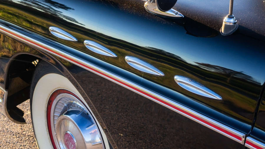 1957 Buick Riviera - Image 11 of 12