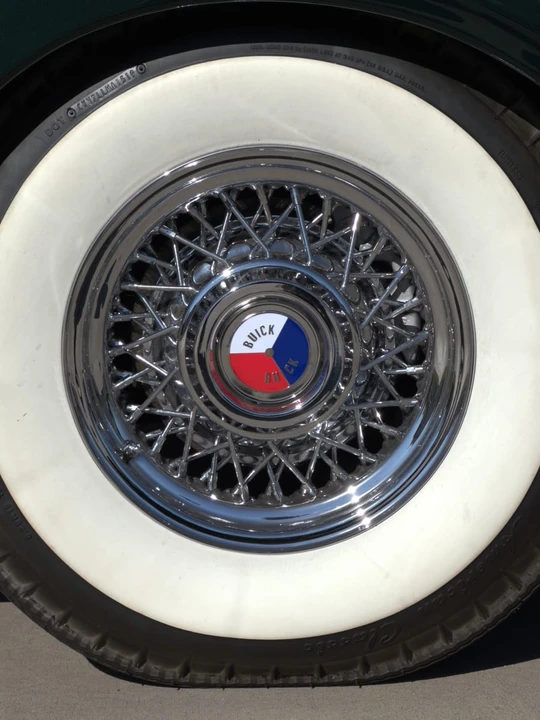 1957 Buick Riviera - Image 7 of 9