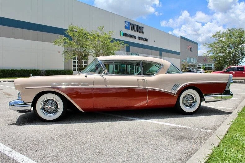 1957 Buick Roadmaster - Image 9 of 12