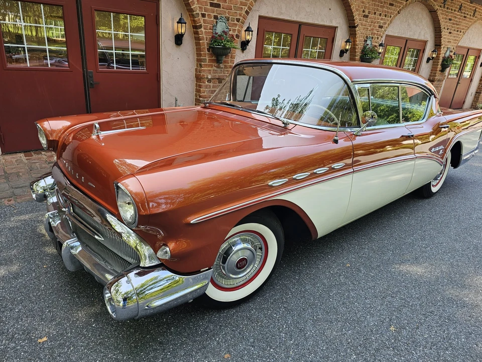 1957 Buick Roadmaster - Image 7 of 31