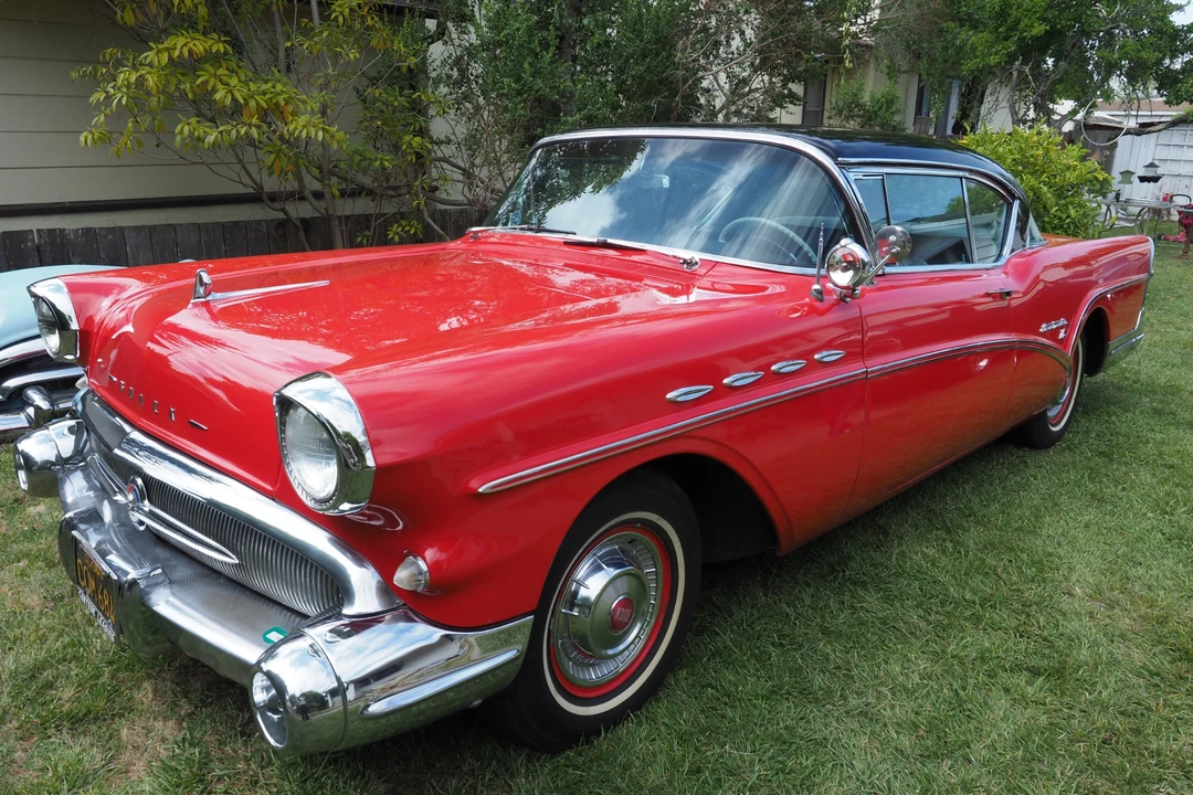 1957 Buick Roadmaster - Image 4 of 31