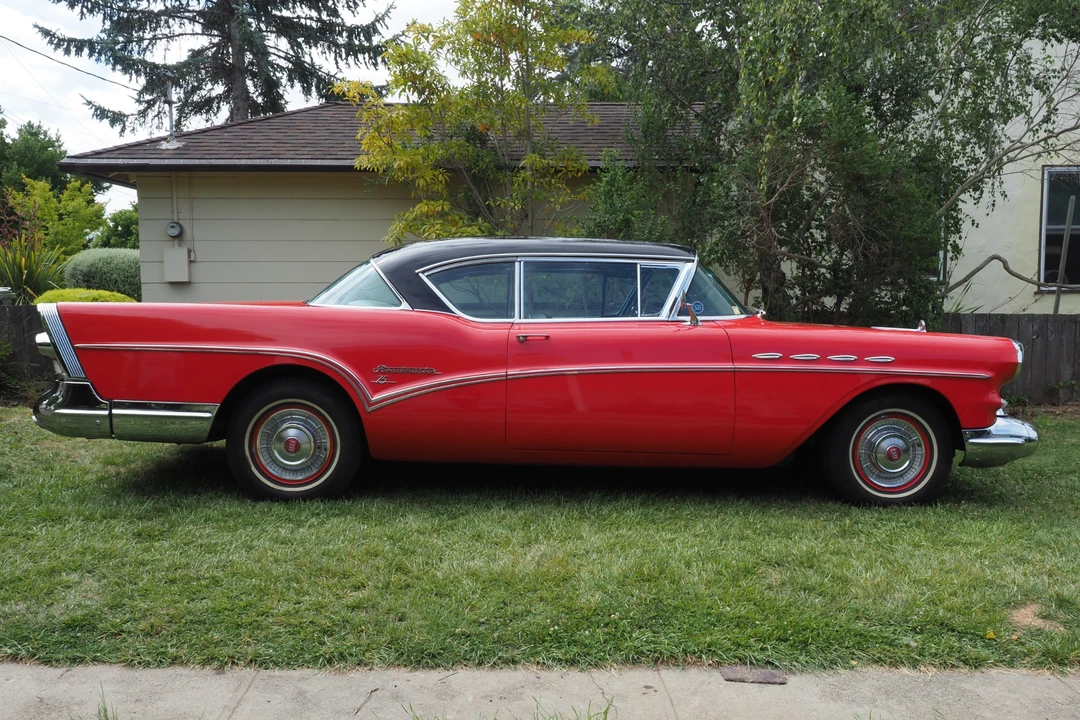 1957 Buick Roadmaster - Image 25 of 31