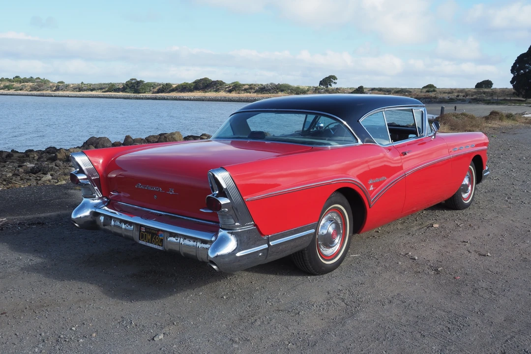1957 Buick Roadmaster - Image 23 of 31