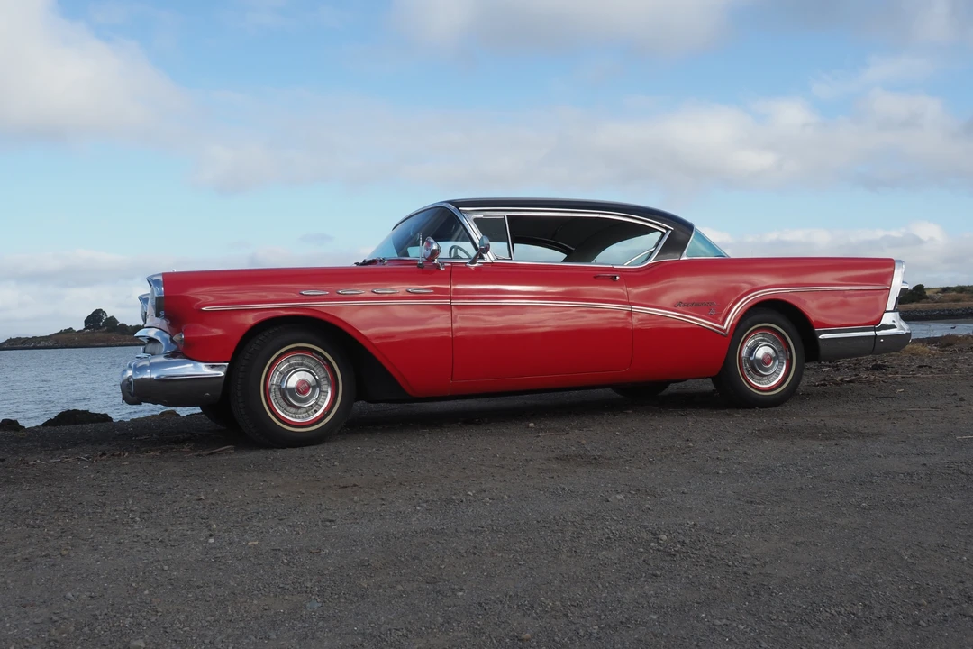 1957 Buick Roadmaster - Image 9 of 31