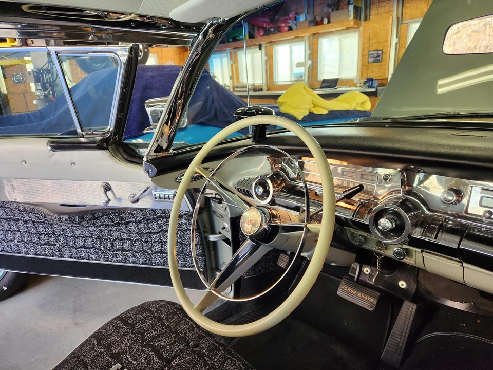 1957 Buick Roadmaster - Image 15 of 31