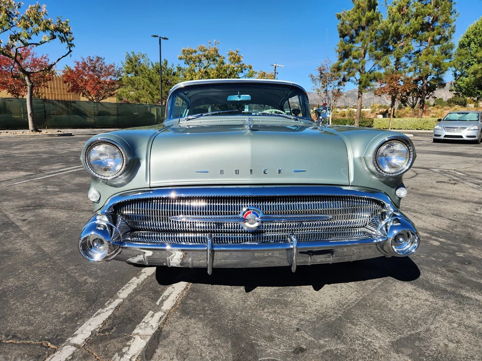 1957 Buick Roadmaster - Image 7 of 31