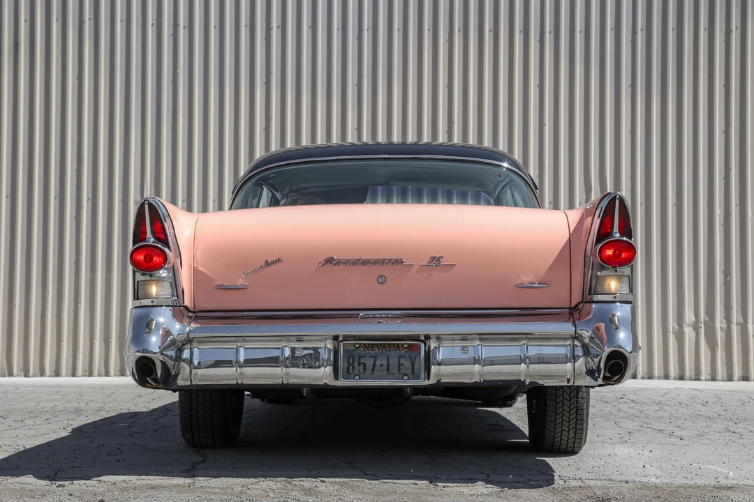 1957 Buick Roadmaster - Image 7 of 31