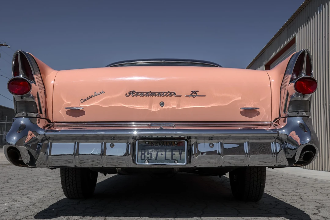 1957 Buick Roadmaster - Image 9 of 31