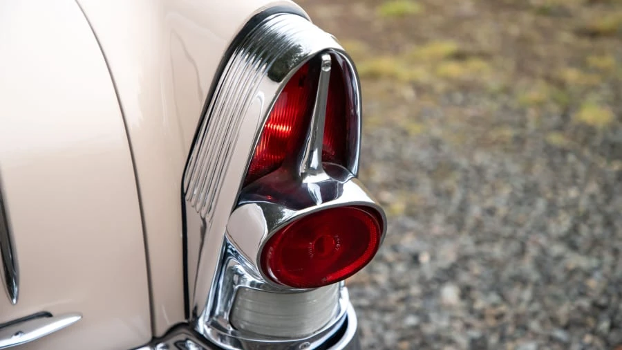 1957 Buick Roadmaster - Image 16 of 31