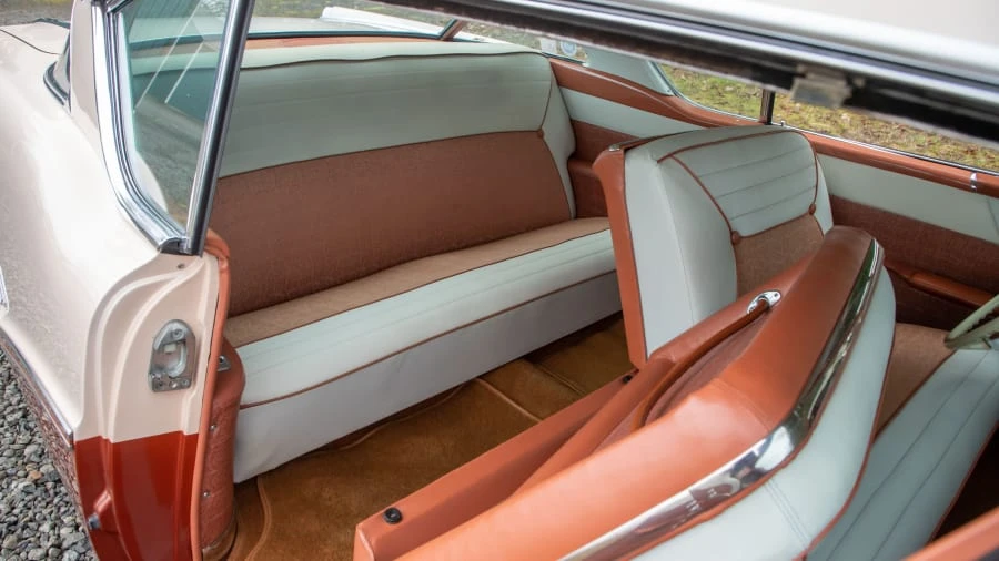 1957 Buick Roadmaster - Image 25 of 31