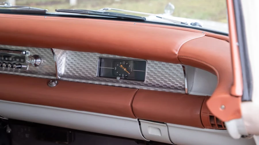 1957 Buick Roadmaster - Image 27 of 31