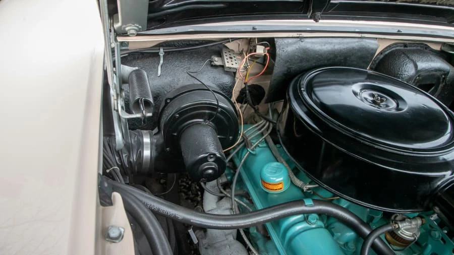 1957 Buick Roadmaster - Image 28 of 31