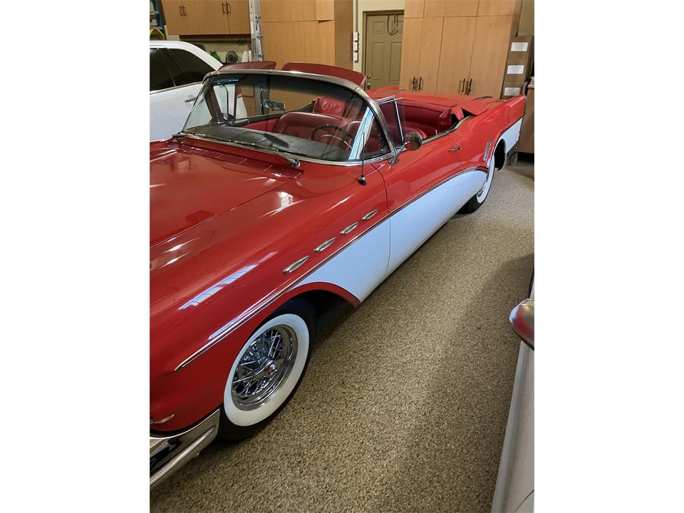1957 Buick Roadmaster - Image 25 of 31