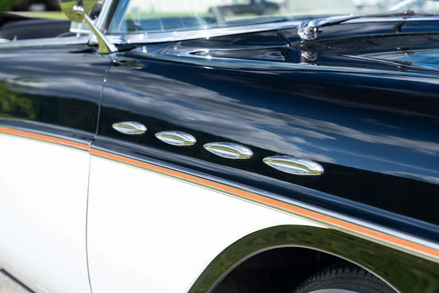 1957 Buick Roadmaster - Image 7 of 31