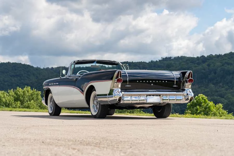 1957 Buick Roadmaster - Image 21 of 31