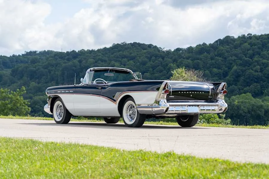 1957 Buick Roadmaster - Image 13 of 31