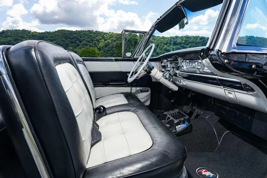 1957 Buick Roadmaster - Image 24 of 31