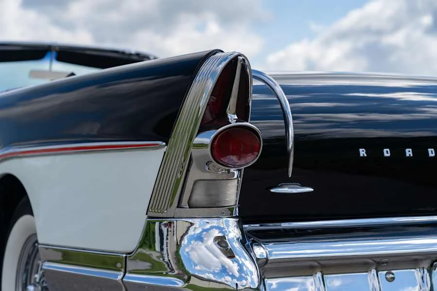 1957 Buick Roadmaster - Image 19 of 31