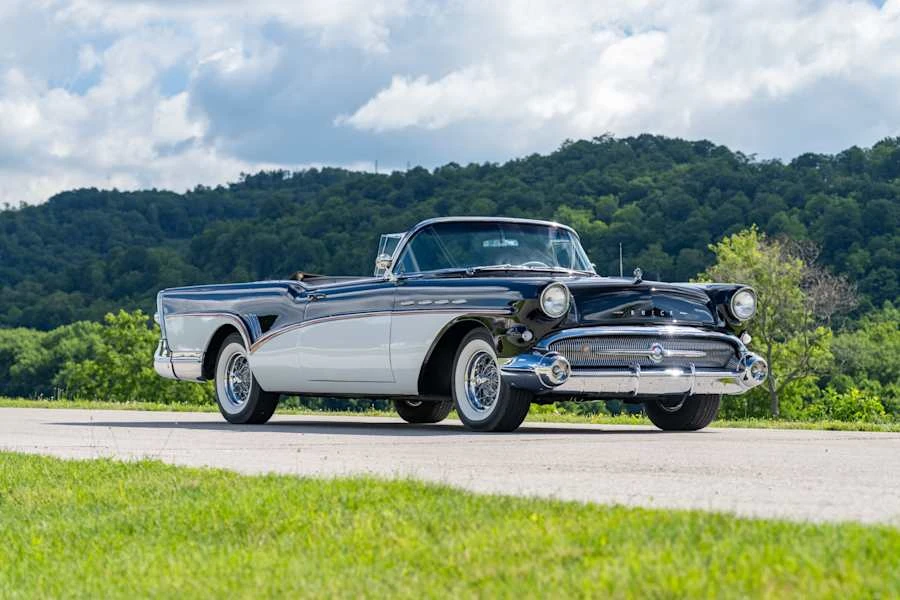 1957 Buick Roadmaster - Image 17 of 31