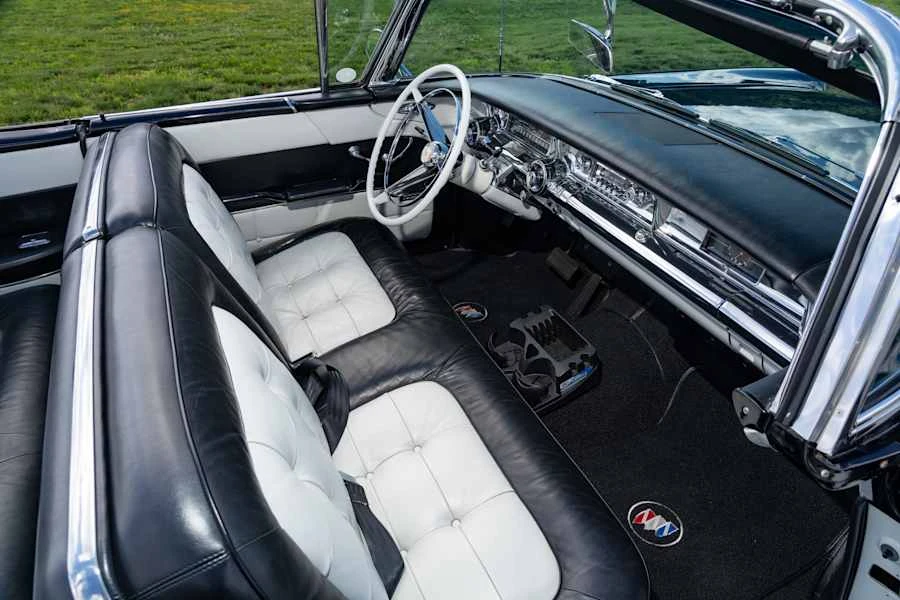 1957 Buick Roadmaster - Image 27 of 31